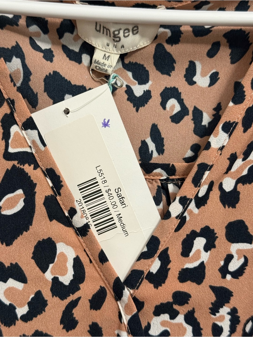 Umgee NWT Pink Leopard Print V-Neck Romper - Picture 3 of 5